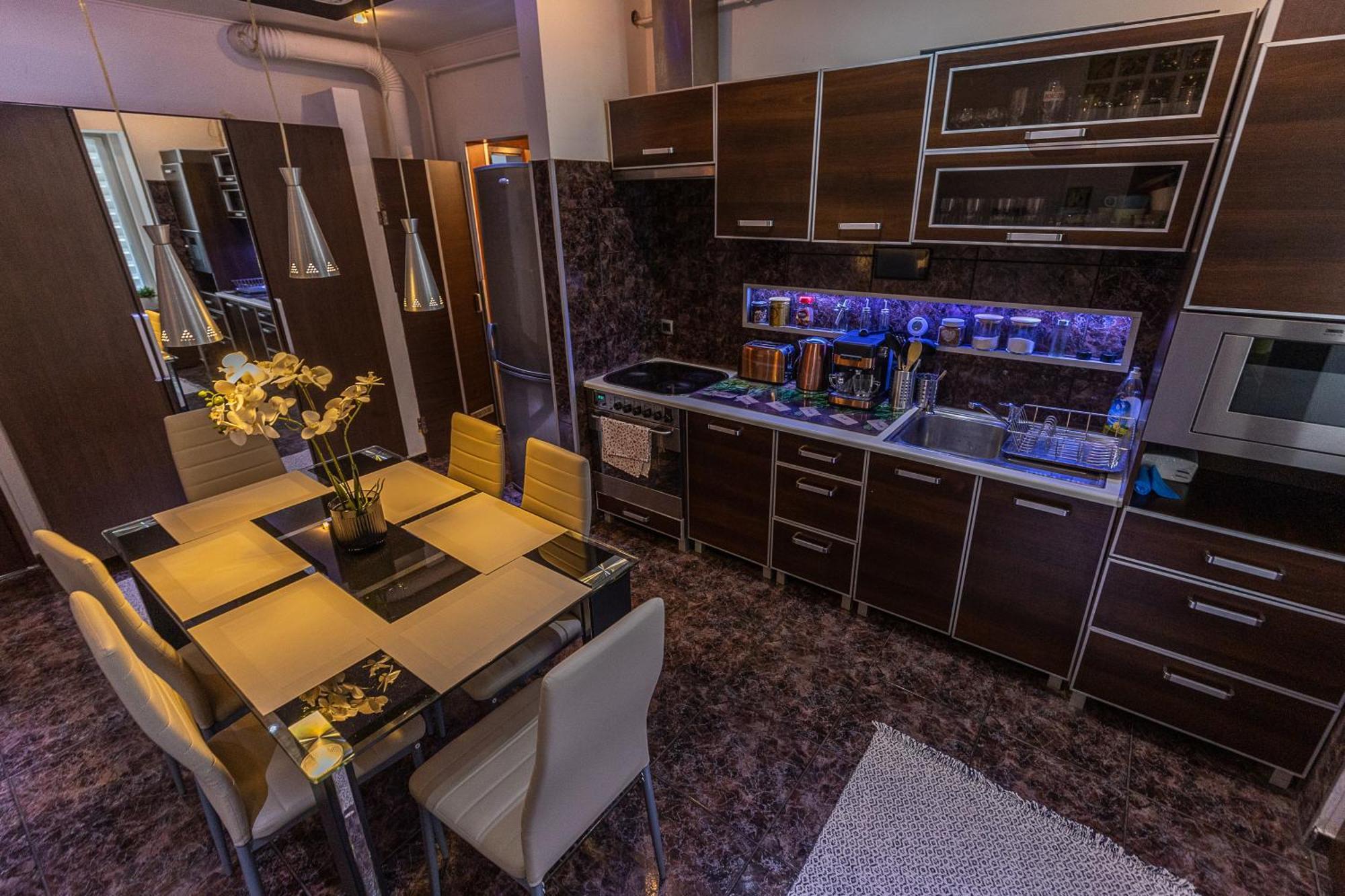 City Vibes Apartment - 3 Bdrms Budapest Eksteriør billede