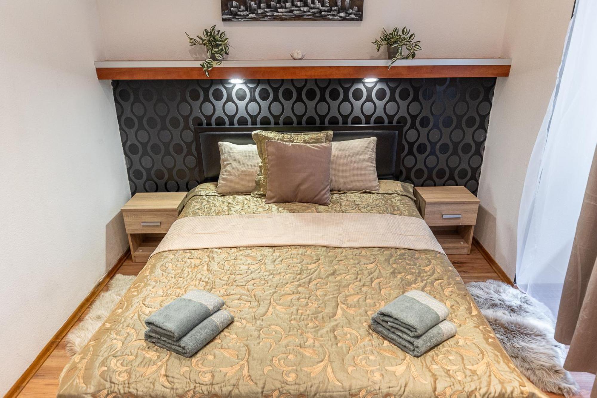 City Vibes Apartment - 3 Bdrms Budapest Eksteriør billede